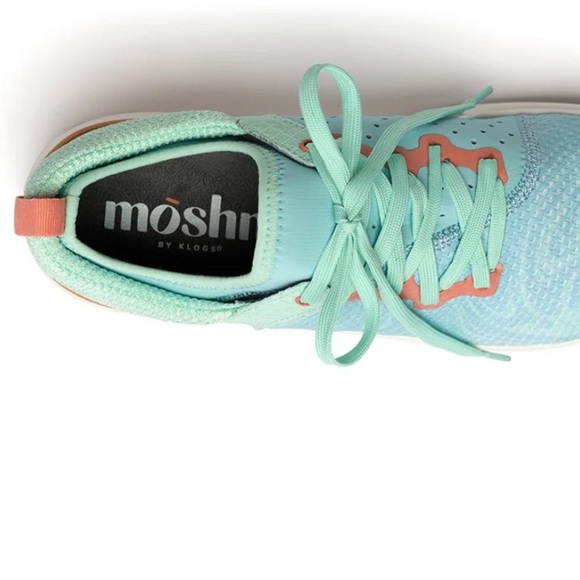 Moshn rhythm in aquatic paint 9.5 medium width - Picture 4 of 5